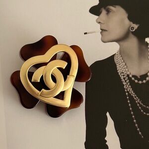 Elegant Gold and Brown Heart Brooch